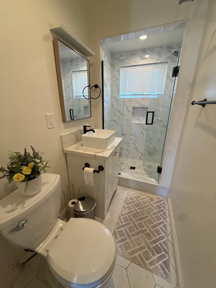818 Cedar St #8 - Photo 3 of 6