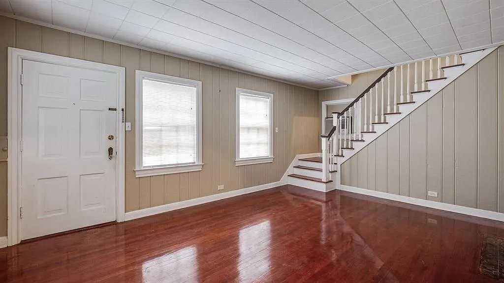 1719 Fourcade St - Photo 3 of 20