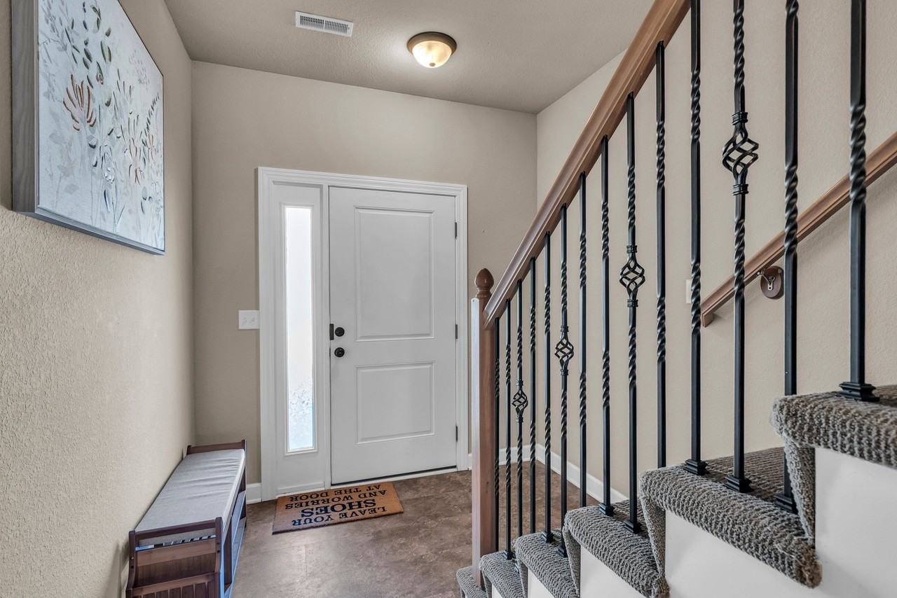 9411 N Adrian Ave - Photo 3 of 16