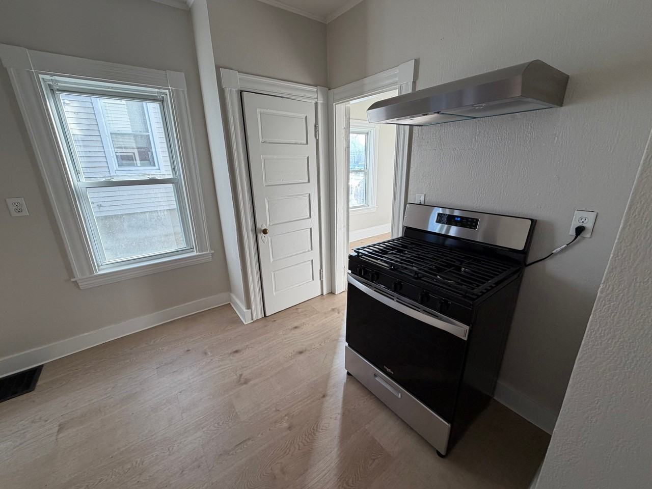 42 1/2 Cabot St #2 - Photo 3 of 6