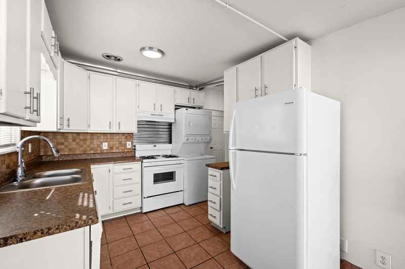 2805 S Adams St #2 - Photo 2 of 16