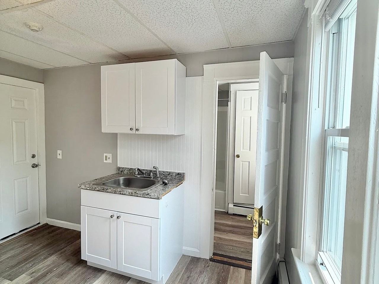 86 Hamilton St #10 - Photo 3 of 8