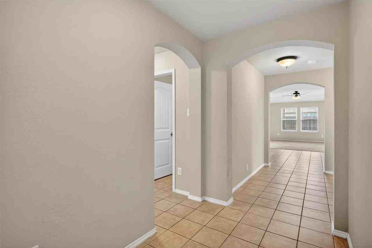 416 Azalea Dr - Photo 5 of 17