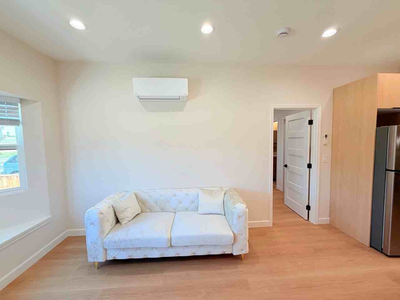 85 Cronin Dr - Photo 3 of 9