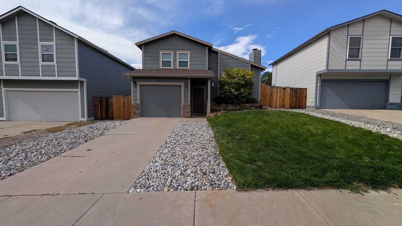 3450 Hazelwood Ct - Photo 2 of 20