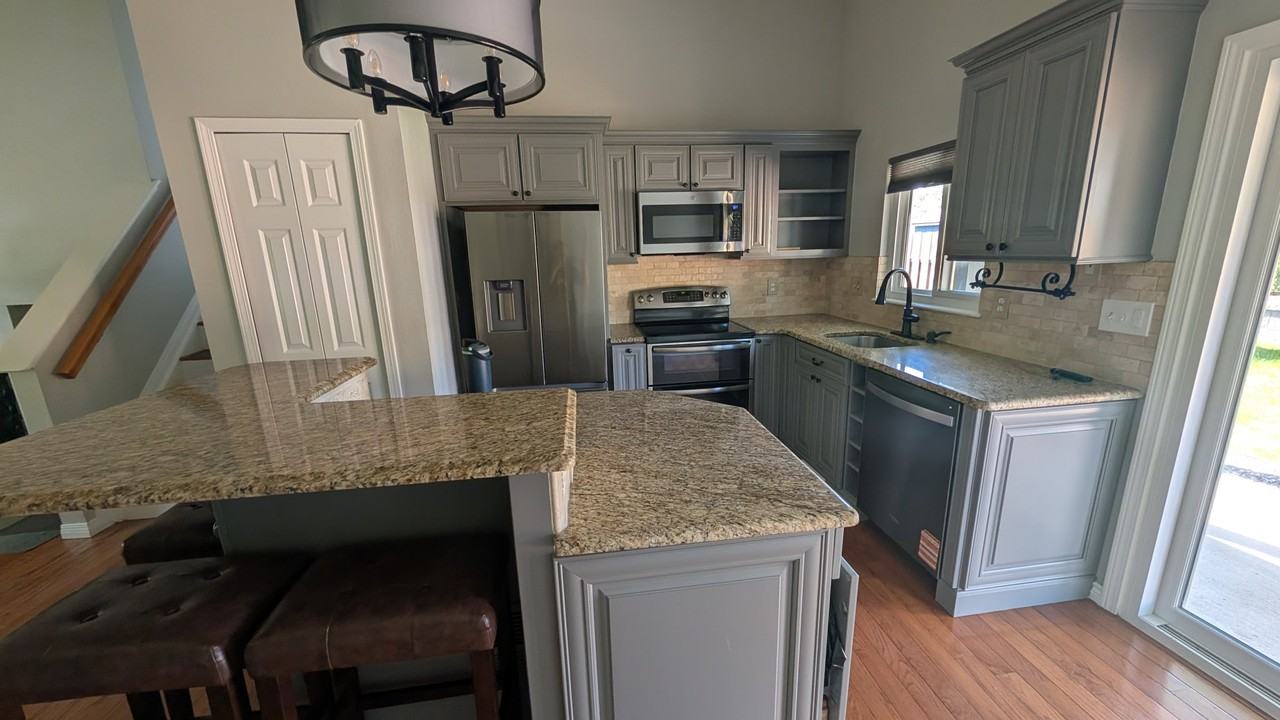 3450 Hazelwood Ct - Photo 3 of 20
