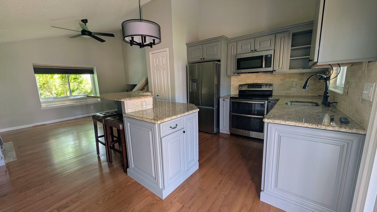3450 Hazelwood Ct - Photo 4 of 20