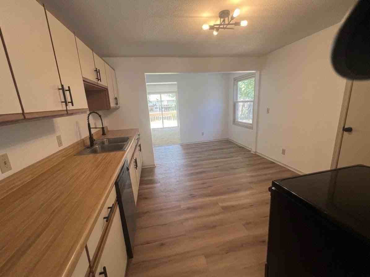4545 S Oak Ave - Photo 5 of 15