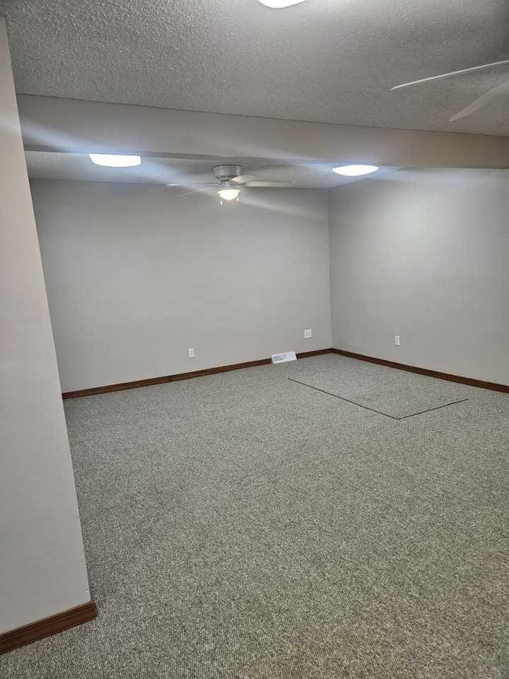 2039 Nw 49th Ter - Photo 5 of 15