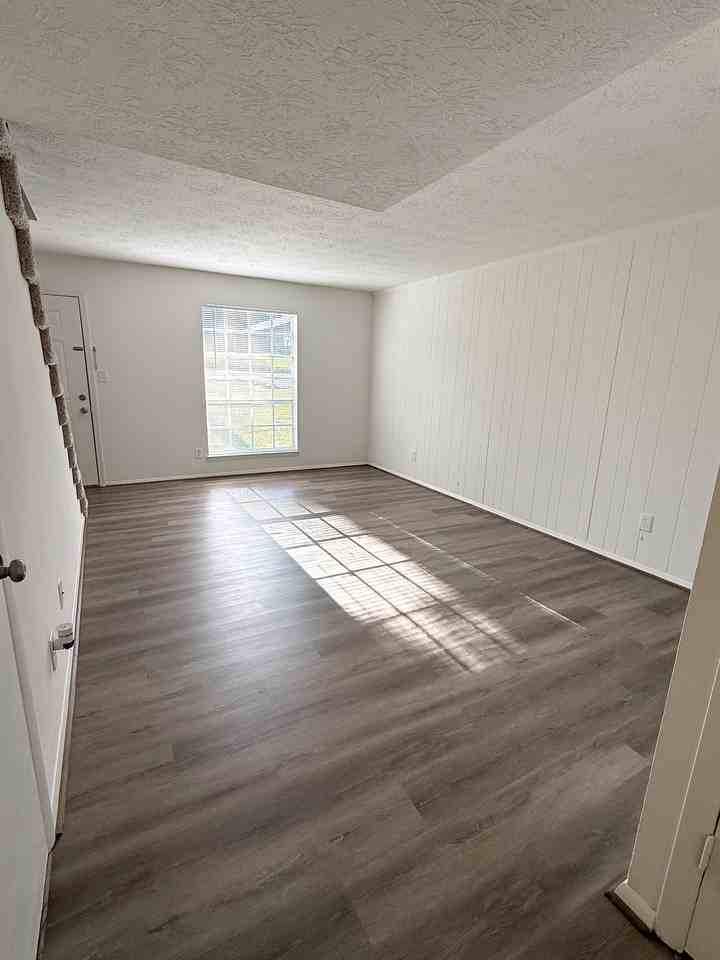 2116 Francis St #A - Photo 2 of 24