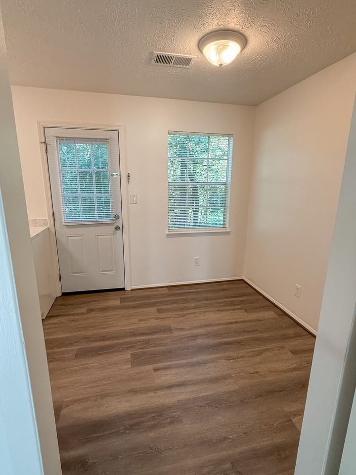 2116 Francis St #A - Photo 6 of 24