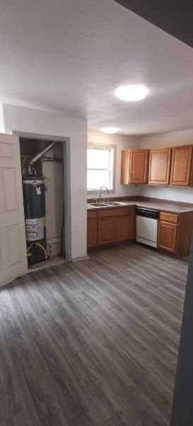 1616 Cypress St - Photo 3 of 14