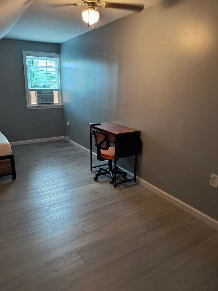 158 Lynch St - Photo 4 of 8