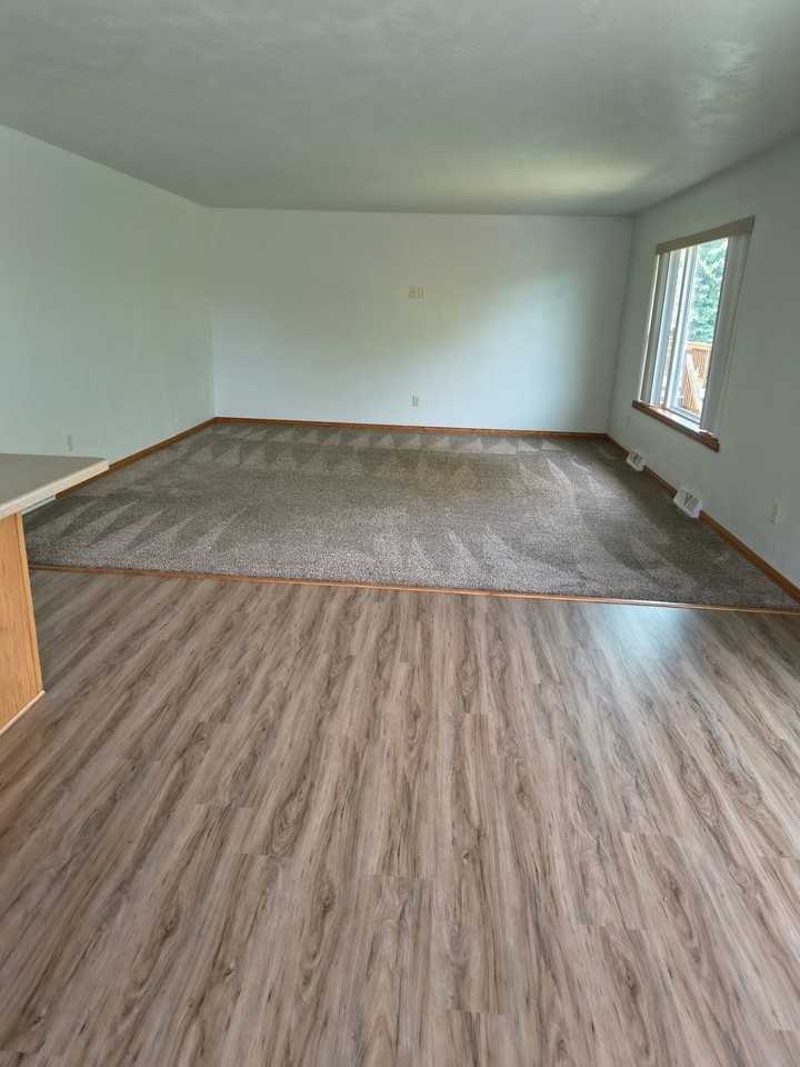 1059 Rock Ledge Ln #1 - Photo 7 of 14