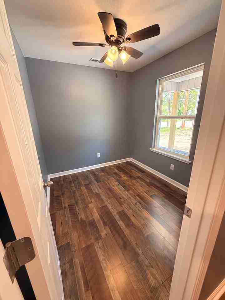 140 C St - Photo 2 of 15