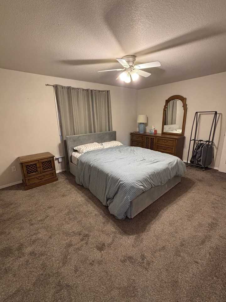 4309 Montclair Dr Se - Photo 2 of 12