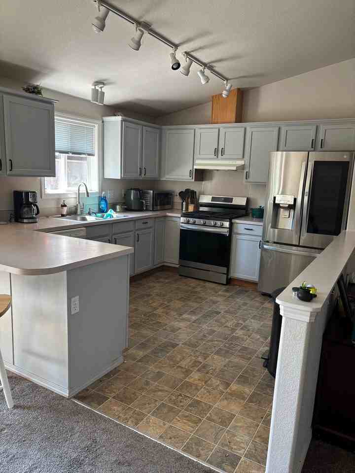 4309 Montclair Dr Se - Photo 4 of 12