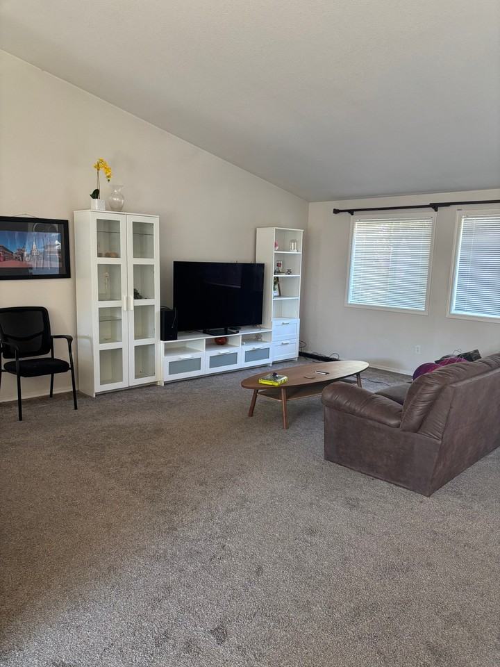 4309 Montclair Dr Se - Photo 5 of 12