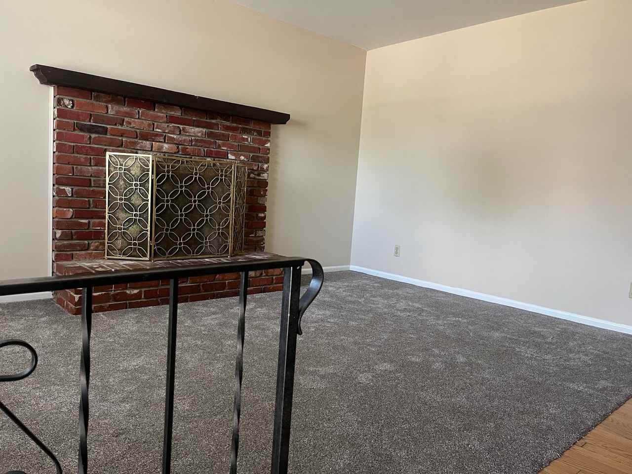 8925 Caenen Lake Rd - Photo 2 of 9