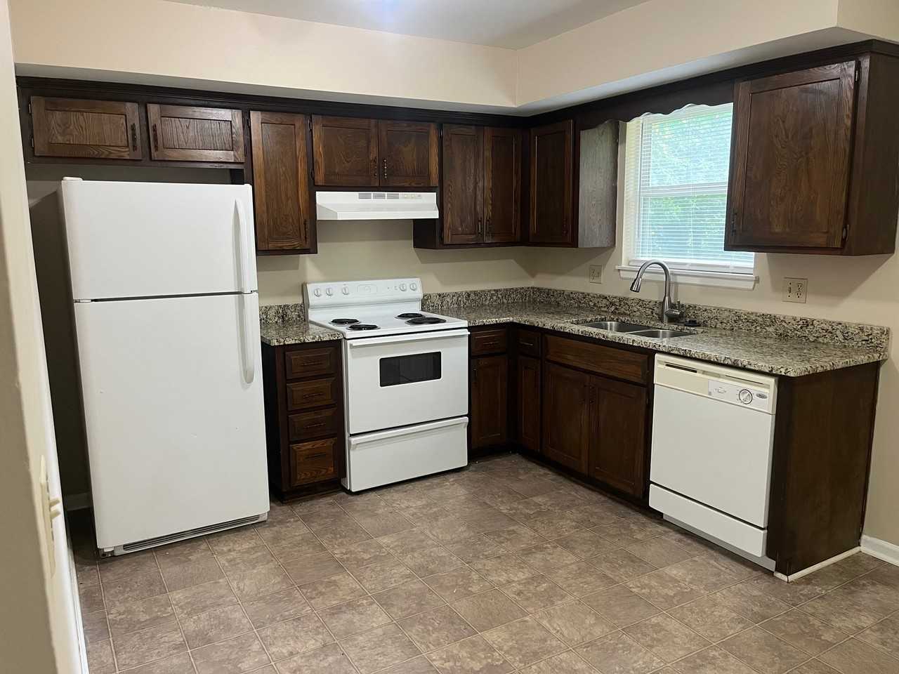 8925 Caenen Lake Rd - Photo 4 of 9
