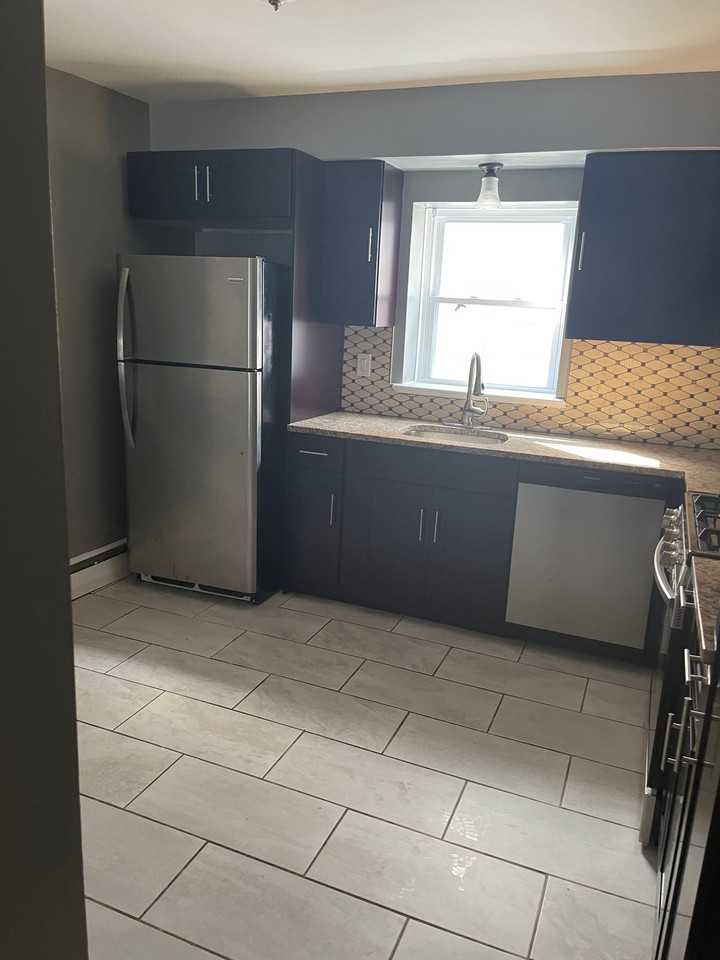 400 Boyden Ave #3 - Photo 3 of 8
