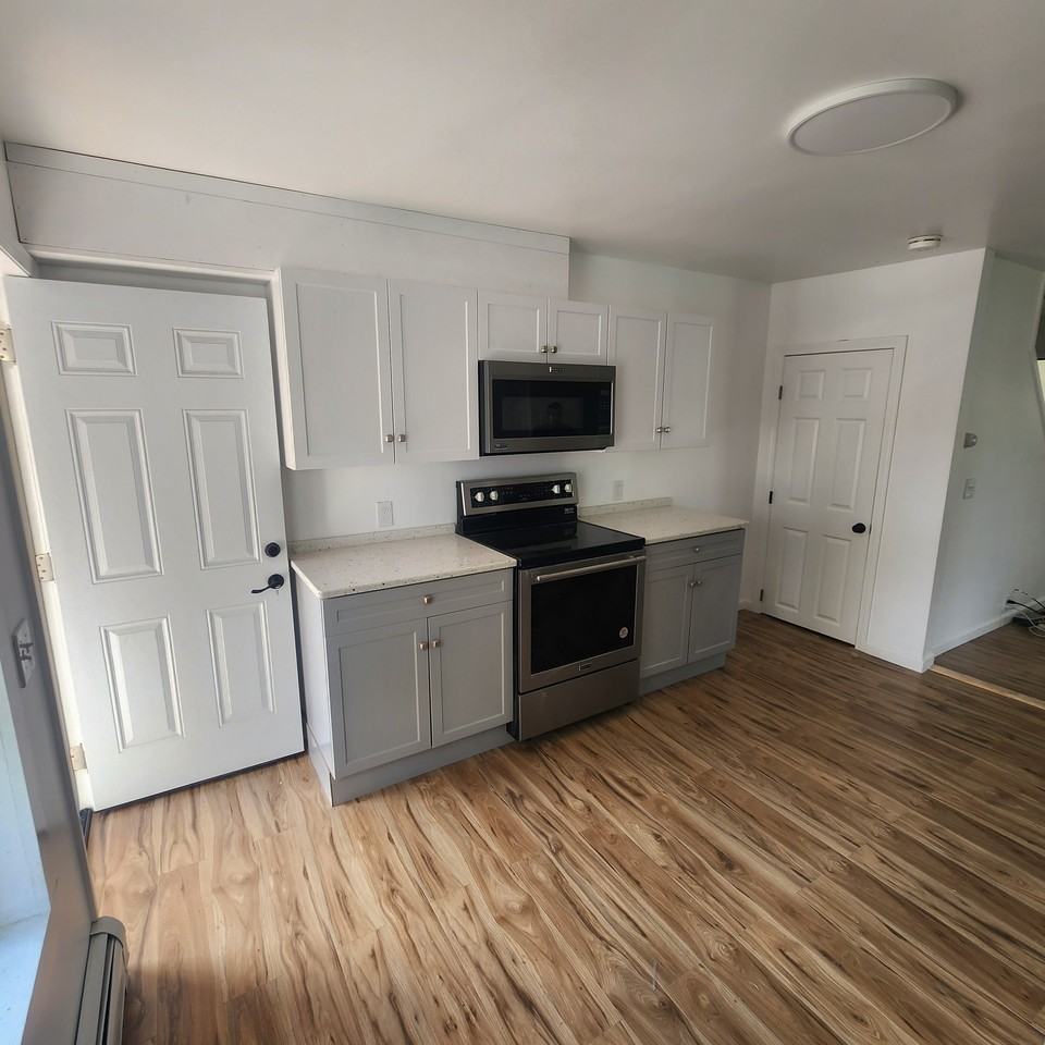 40 Ferry St - Photo 3 of 12