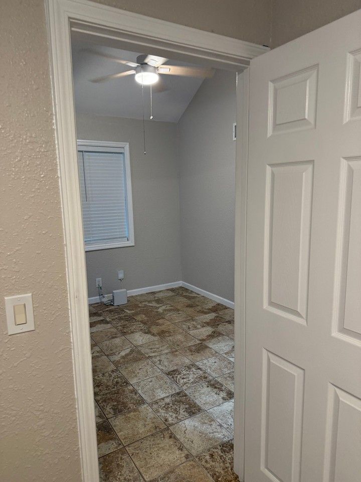 2912 E 69th St - Photo 3 of 12