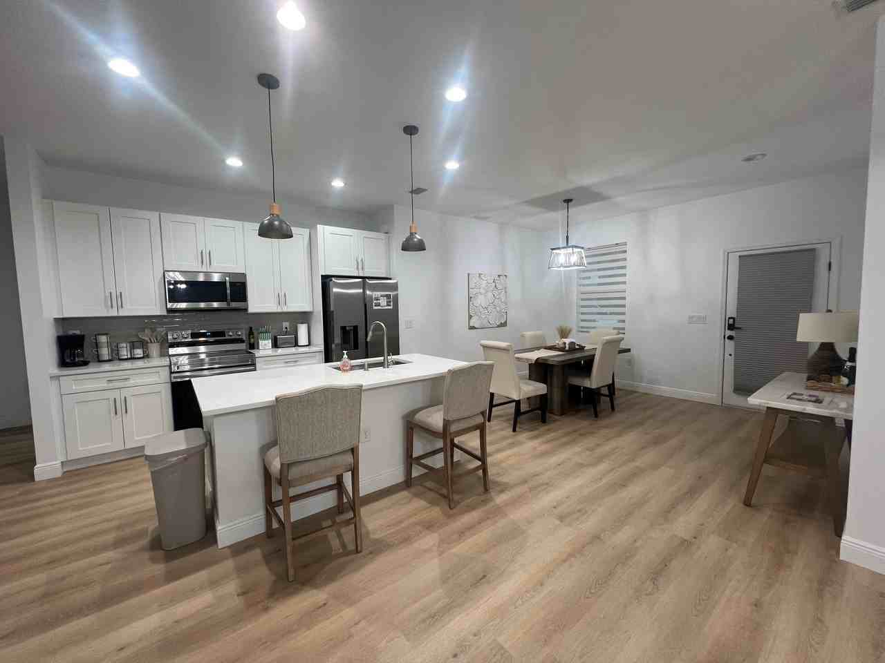16443 Strauss Ave - Photo 3 of 7
