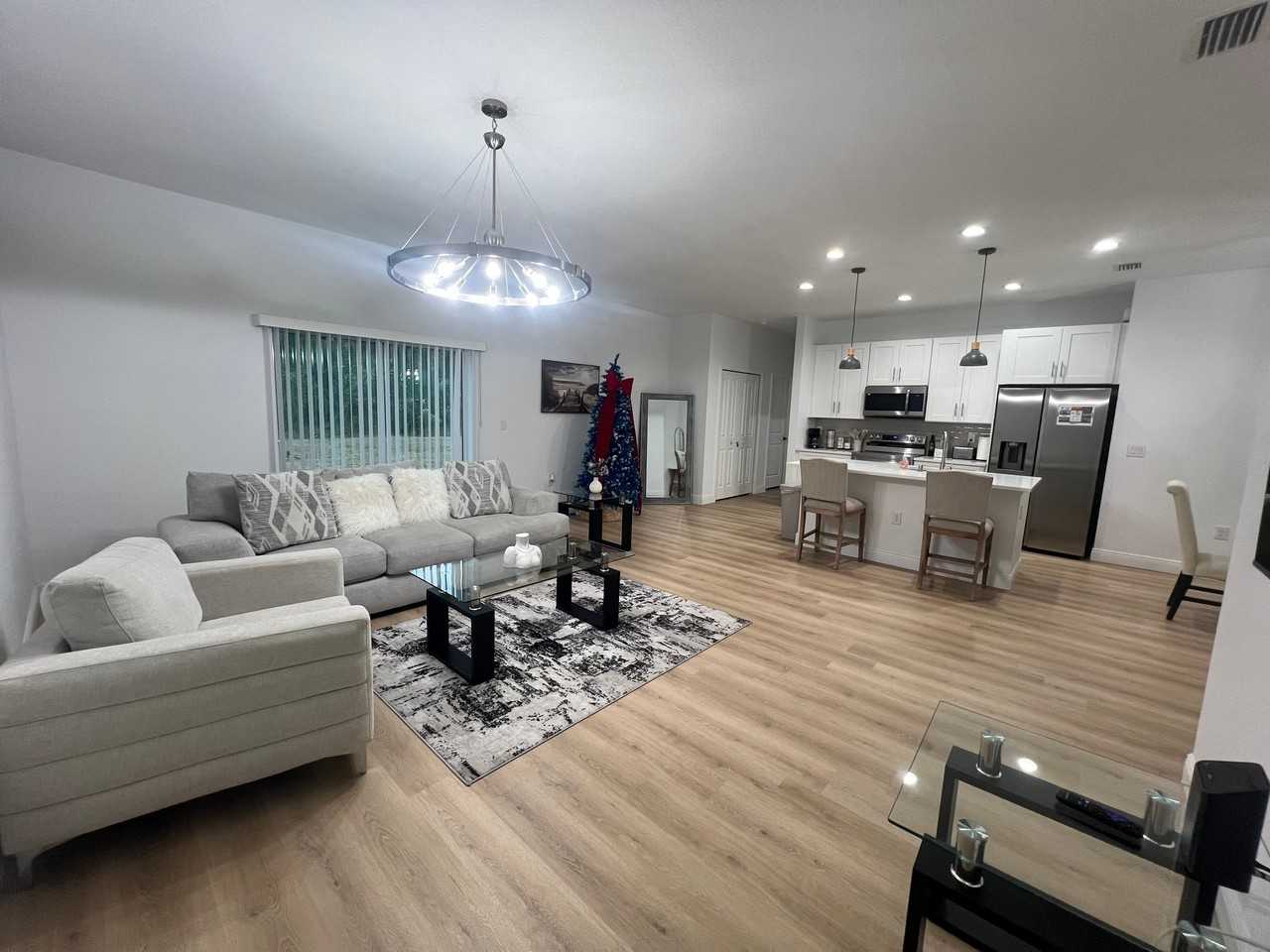 16443 Strauss Ave - Photo 4 of 7