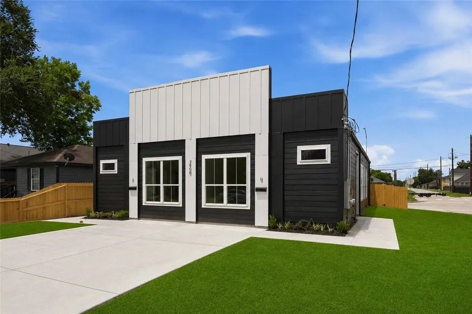 7900 Bowen St #A - Photo 2 of 19