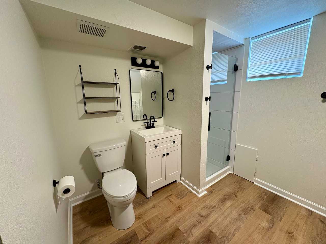 925 Wolff St #B - Photo 3 of 12