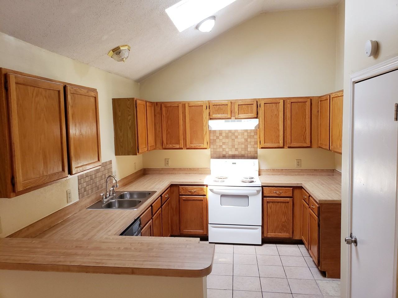4433 Flamingo Ct - Photo 3 of 20