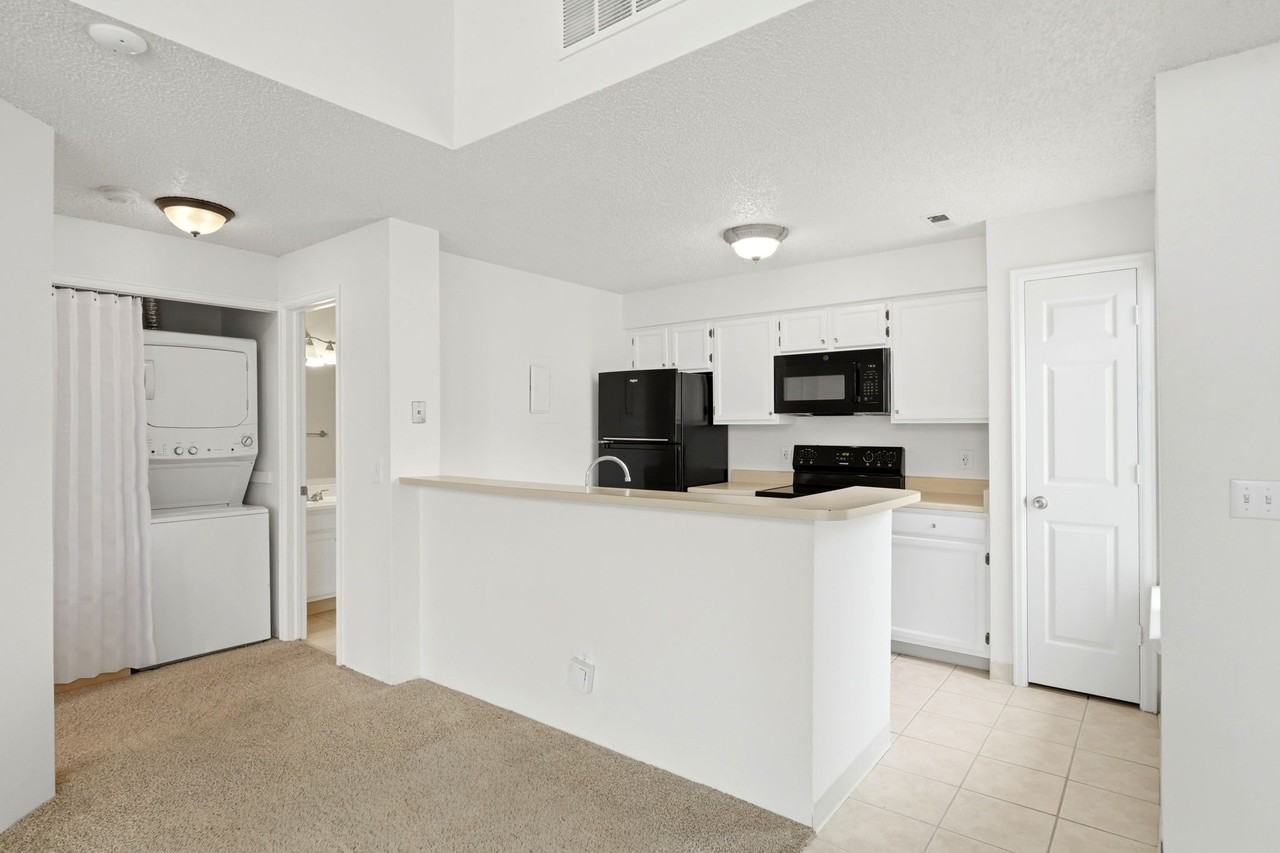 13864 E Lehigh Ave #B - Photo 5 of 19