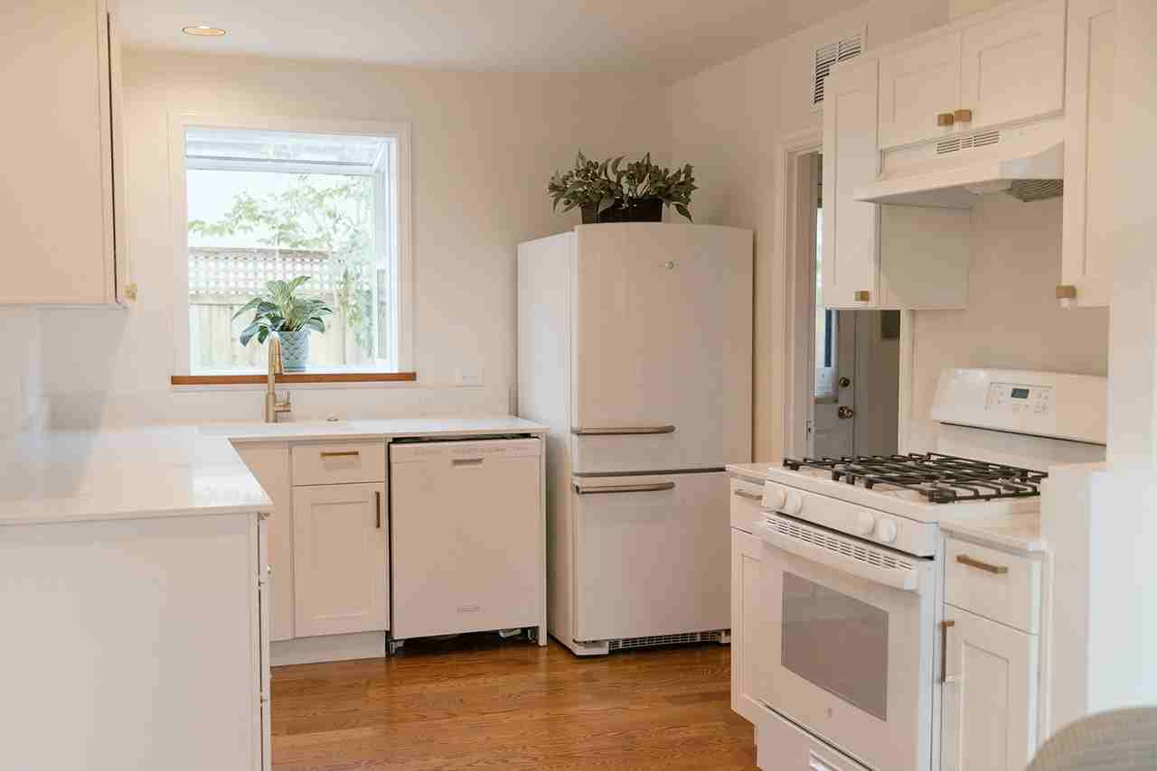 6525 57th Ave Ne - Photo 2 of 14