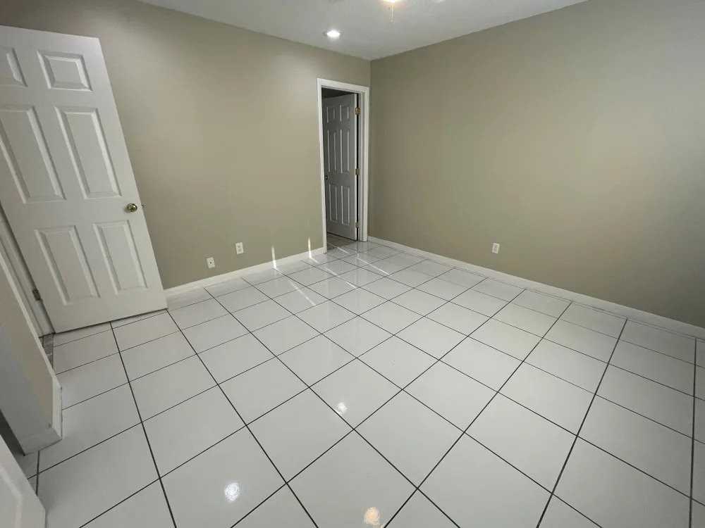 1802 Se 13th St - Photo 6 of 12