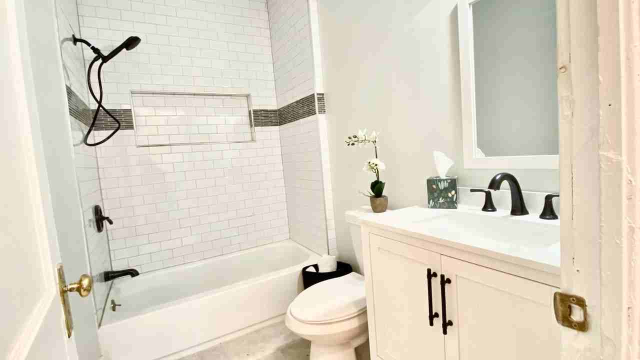 656 Cascade Ave Sw #656 - Photo 5 of 8