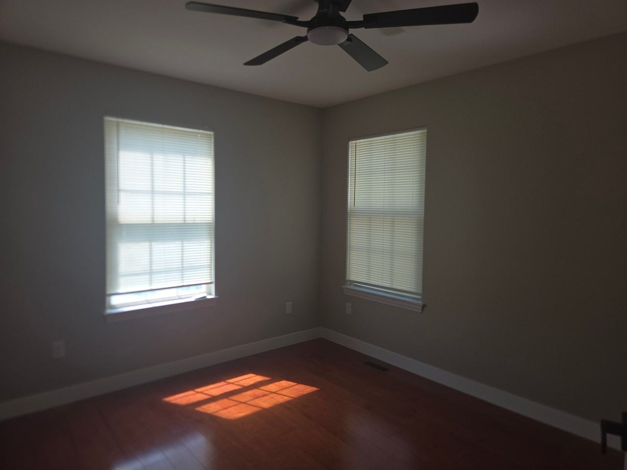 404 Forest Ave - Photo 7 of 11