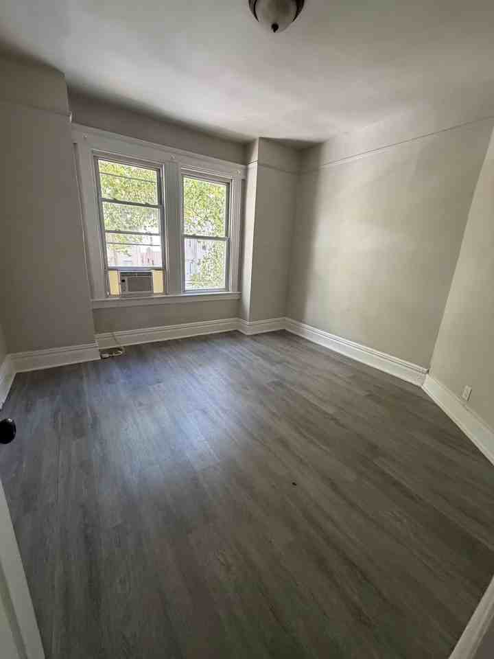 136 Shepard Ave #5 - Photo 3 of 6