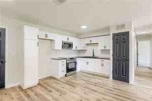 featured image of 4702 E 45th St