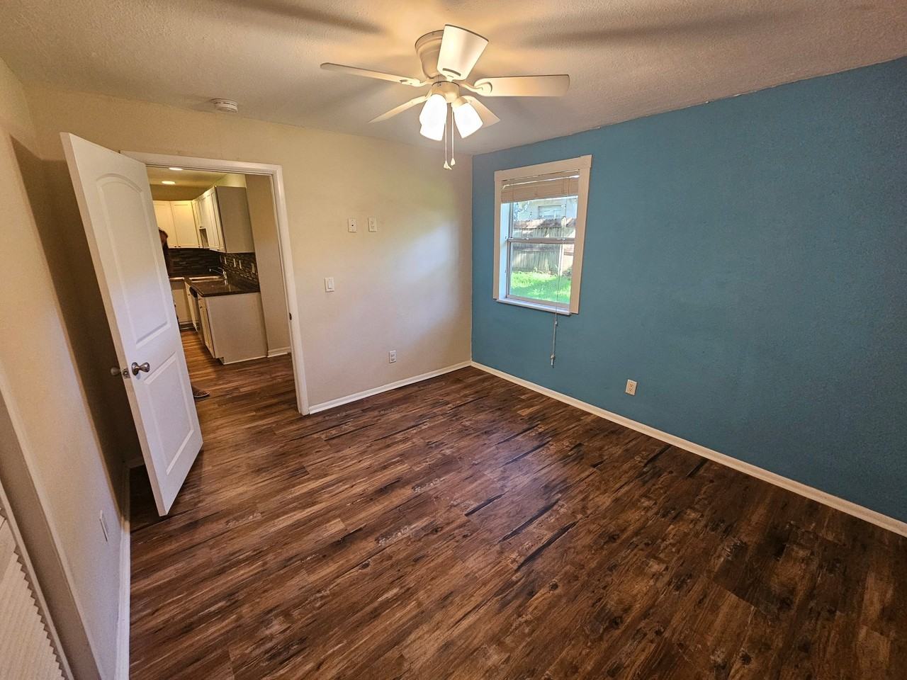 470 Forest Ave - Photo 2 of 11