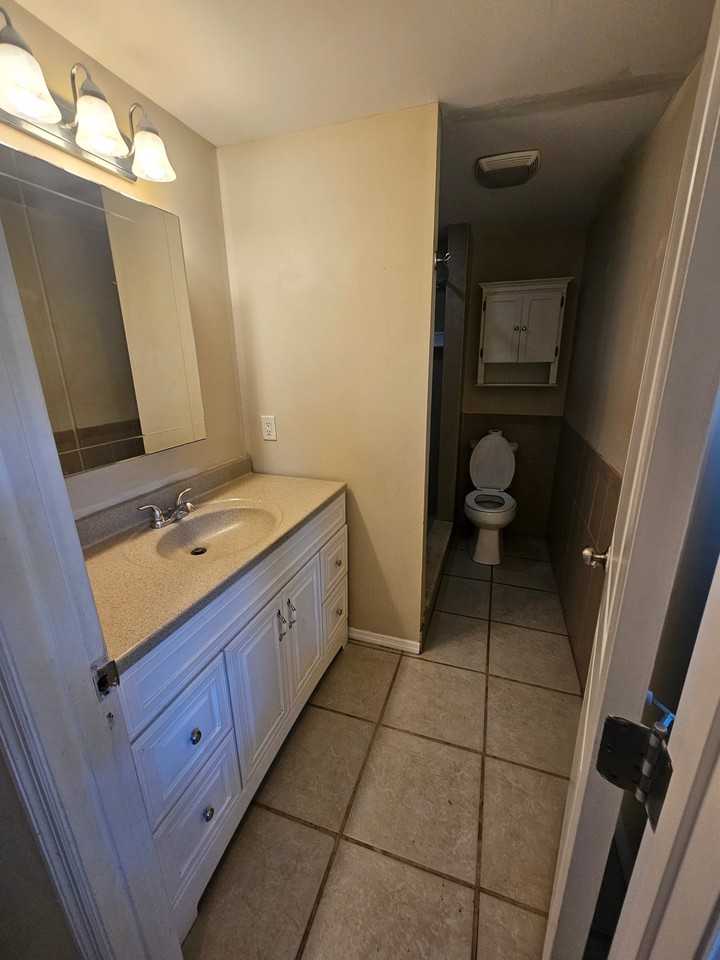 470 Forest Ave - Photo 7 of 11