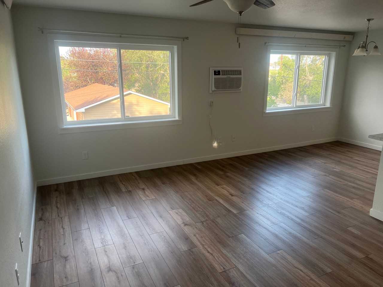 720 Mallow St #4 - Photo 3 of 9