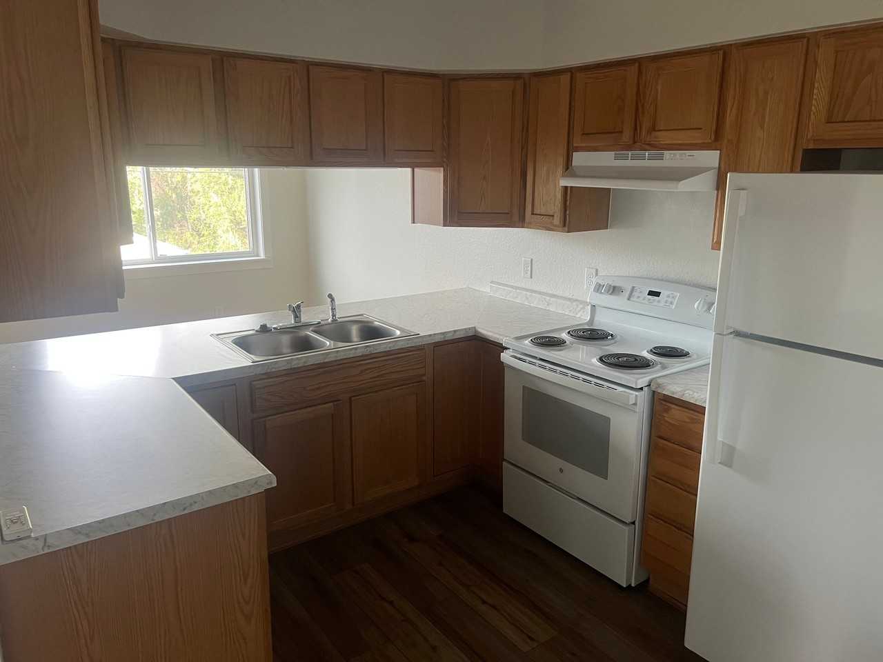720 Mallow St #4 - Photo 5 of 9