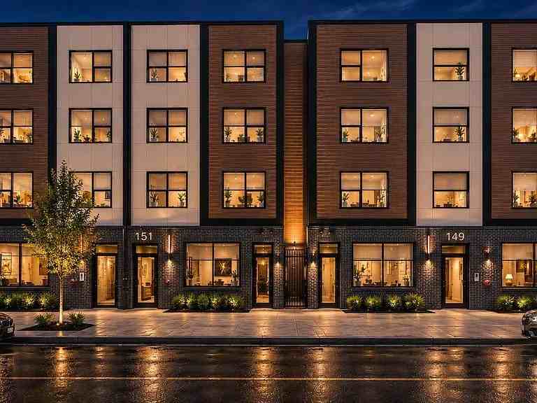 145 Roseville Ave #4