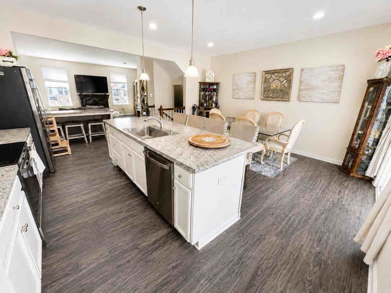 2305 Lamington Ct - Photo 3 of 20