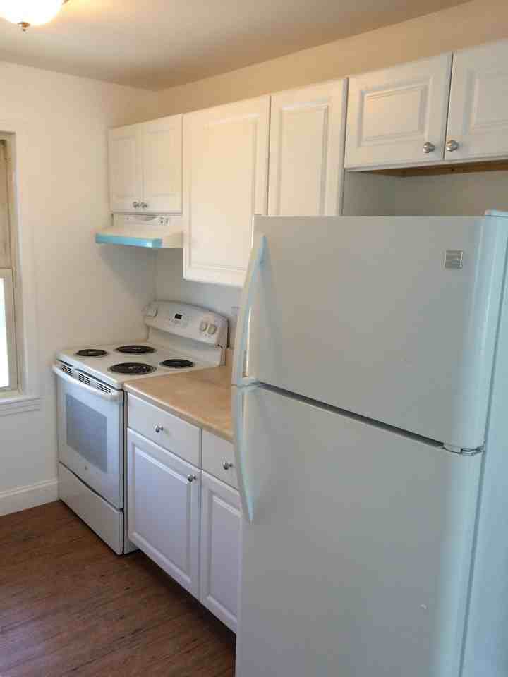 93 1/2 Lake St #1 - Photo 3 of 16