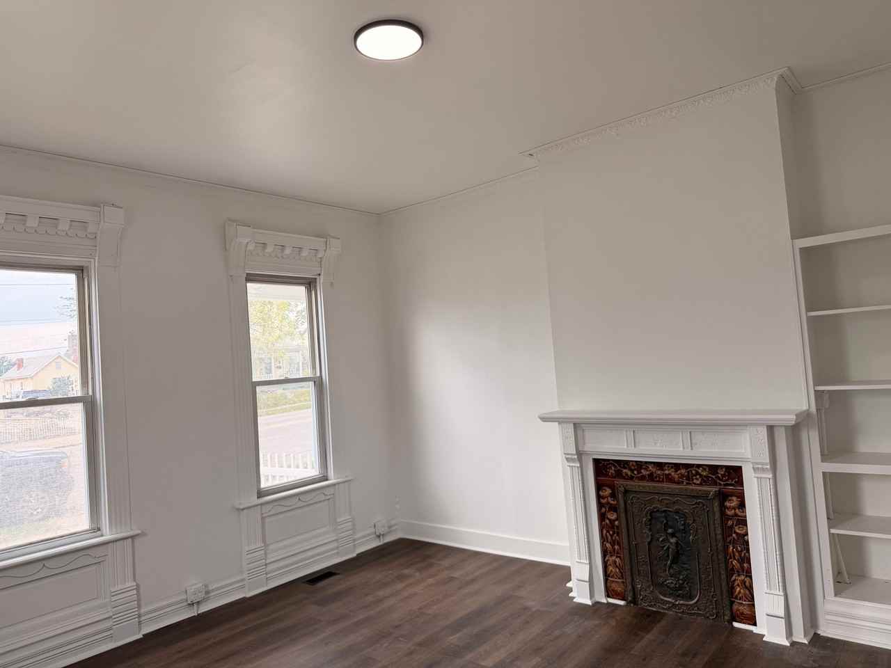 274 S Main St - Photo 2 of 5