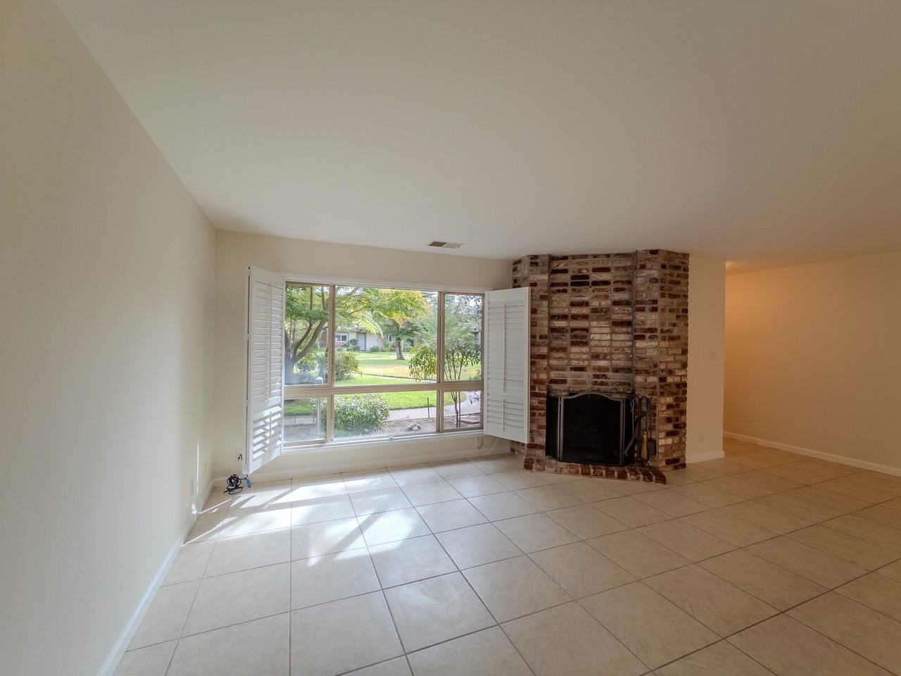 3216 Phoenix Ln - Photo 2 of 19