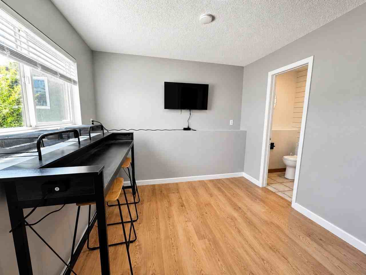 1168 Olson Ave - Photo 6 of 9
