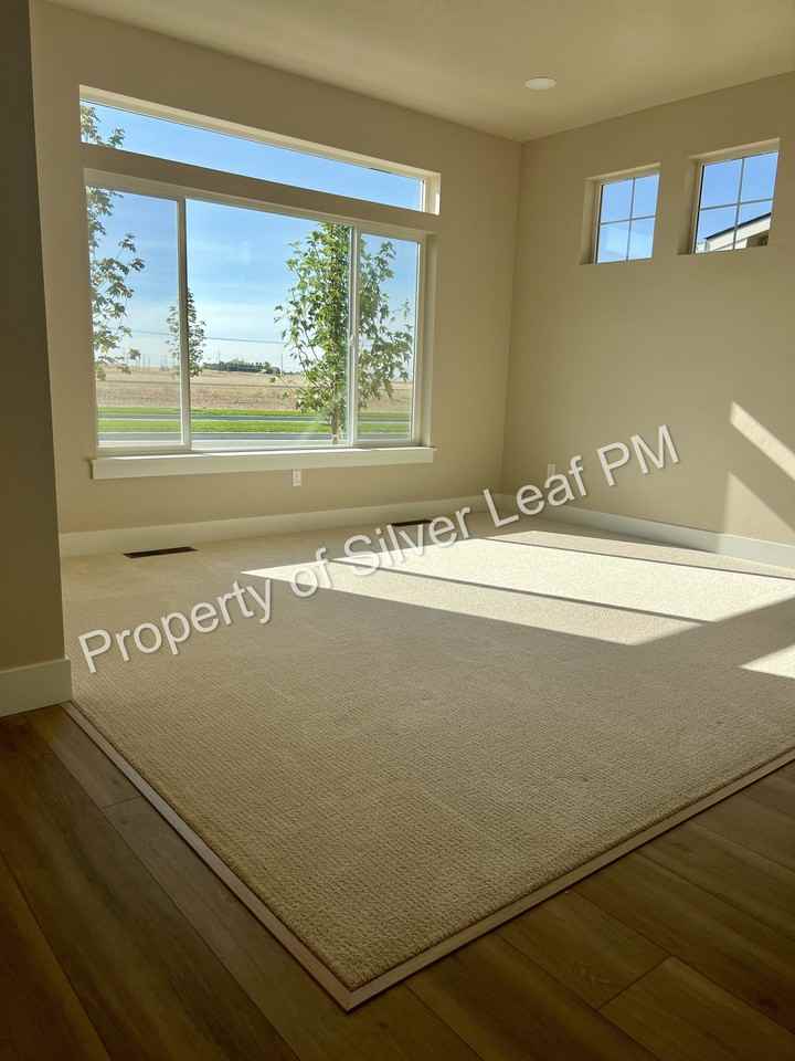 340 E Mayfield Springs Blvd - Photo 4 of 20